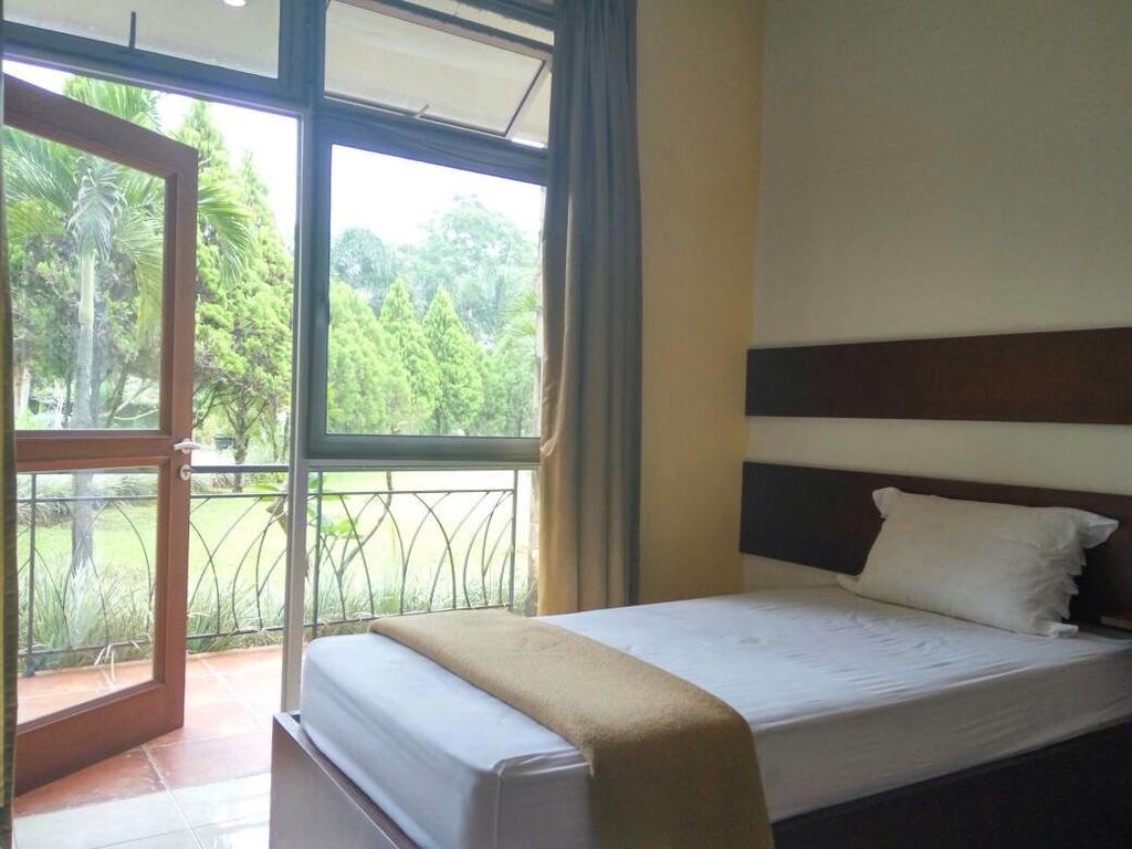 Le Villa Bougenville Bogor Exterior foto